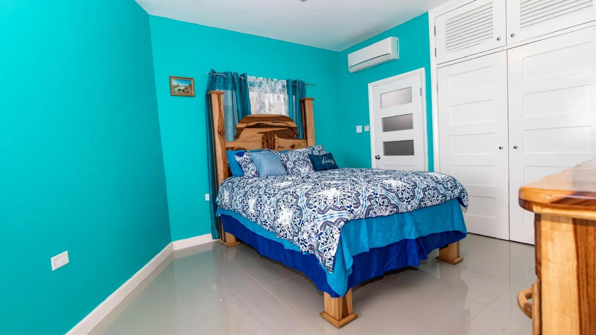 Ocean View Balcony Apartment Tower Isle