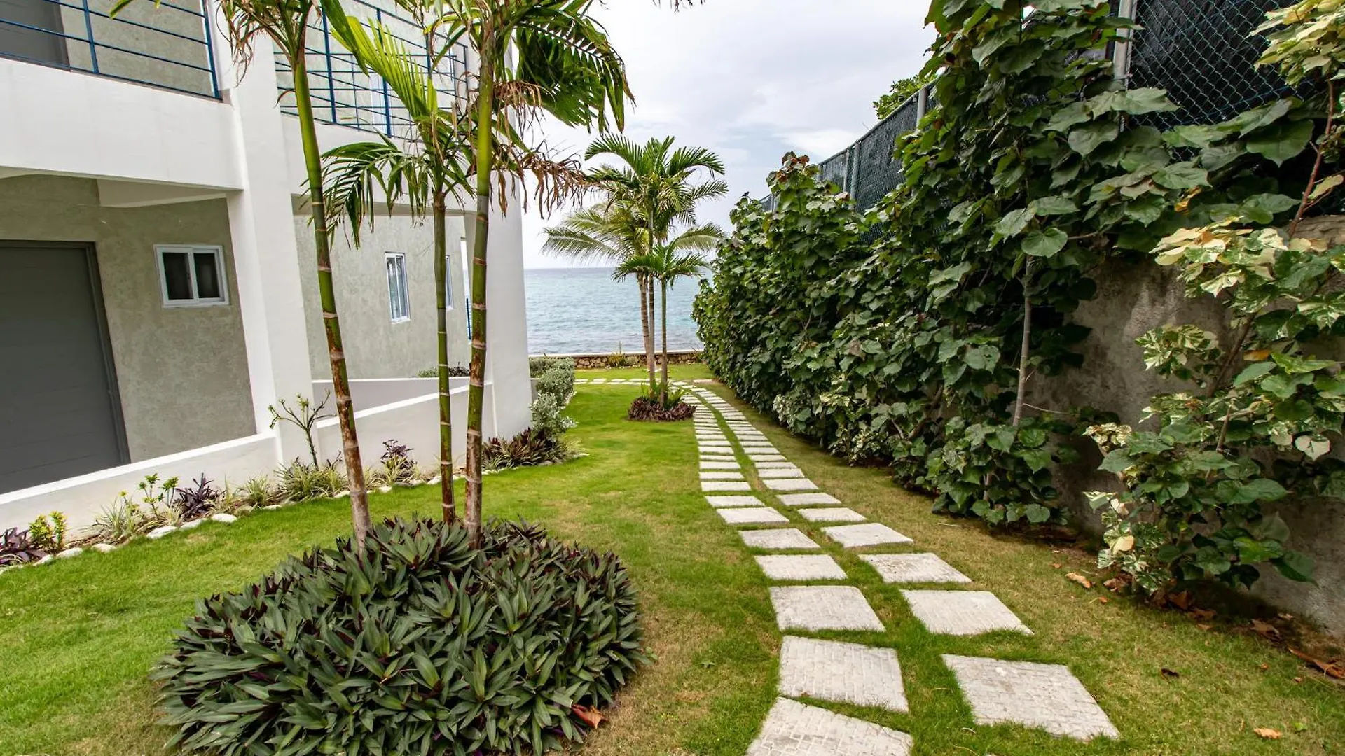 Ocean View Balcony Apartment Tower Isle